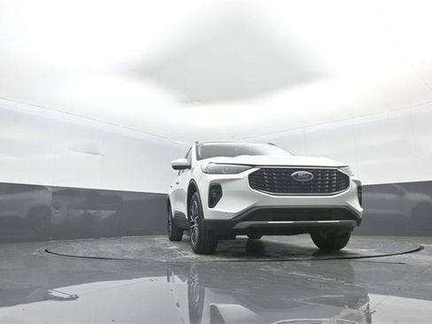 Certified 2025 Ford Escape Base w/ PHEV Premium Package image 27