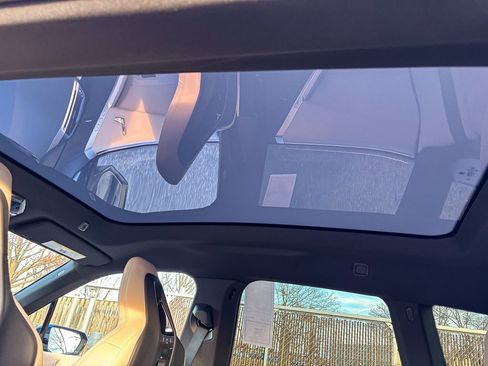 Used 2026 BMW iX xDrive60 image 9