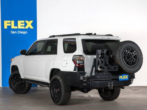 Used 2019 Toyota 4Runner TRD Off-Road Premium AWD/4WD image 3
