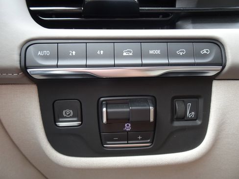 Used 2023 Cadillac Escalade Sport Platinum image 34