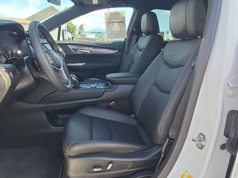 Used 2025 Cadillac XT5 Luxury image 17