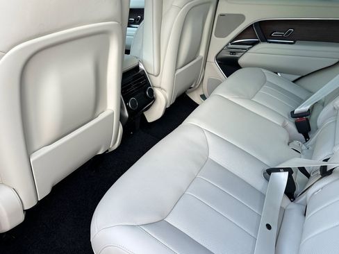 New 2026 Land Rover Range Rover SE image 16