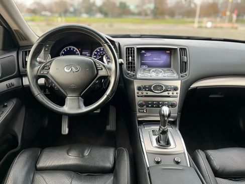 Used 2012 INFINITI G37 Journey w/ Premium Pkg image 17