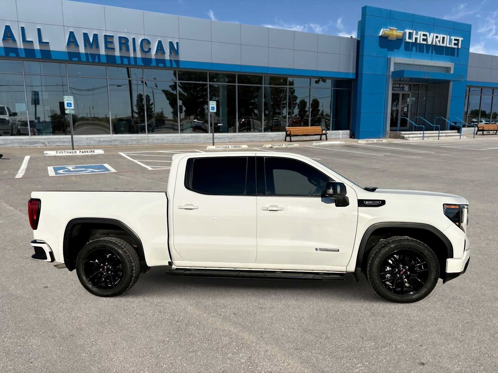 Used 2025 GMC Sierra 1500 Elevation w/ Elevation Premium Package RWD image 9
