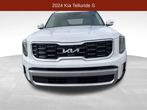 Used 2024 Kia Telluride S FWD image 2