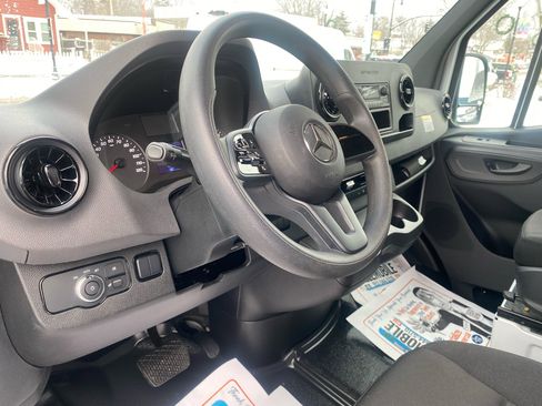 Used 2023 Mercedes-Benz Sprinter 2500 image 16