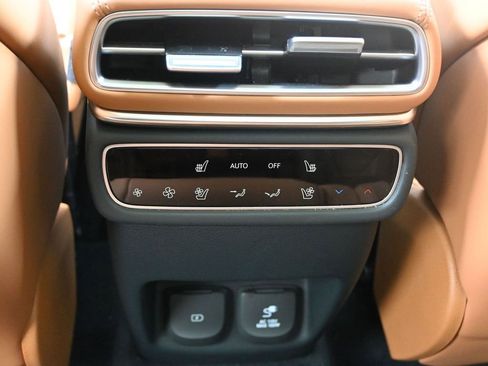 Used 2025 Genesis GV80 3.5T Prestige image 20