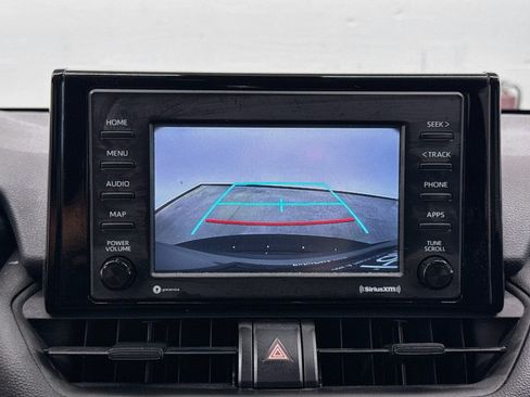Used 2022 Toyota RAV4 LE FWD image 21