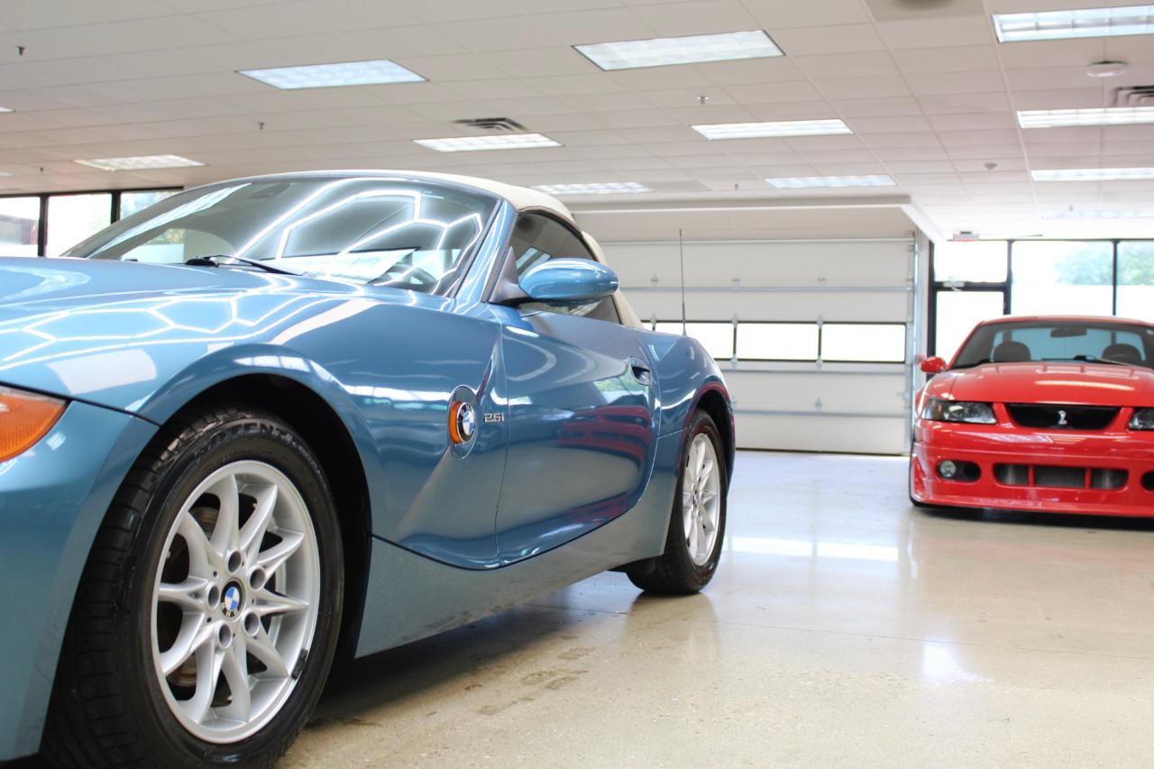 Used 2003 BMW Z4 2.5i RWD image 13