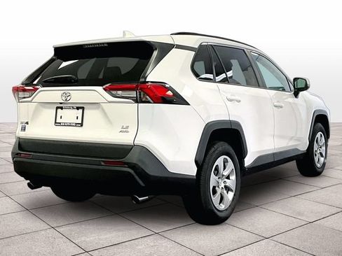 Used 2021 Toyota RAV4 LE AWD/4WD image 11
