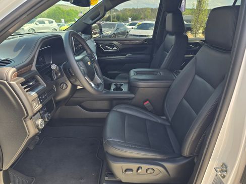 Used 2022 Chevrolet Tahoe LT w/ Luxury Package image 13