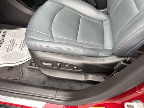 Used 2024 Buick Enclave Premium image 19