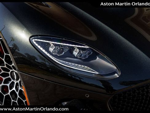 Used 2023 Aston Martin DBS Coupe image 17