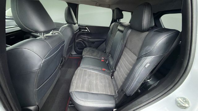 Used 2024 Mitsubishi Outlander Ralliart AWD/4WD image 20
