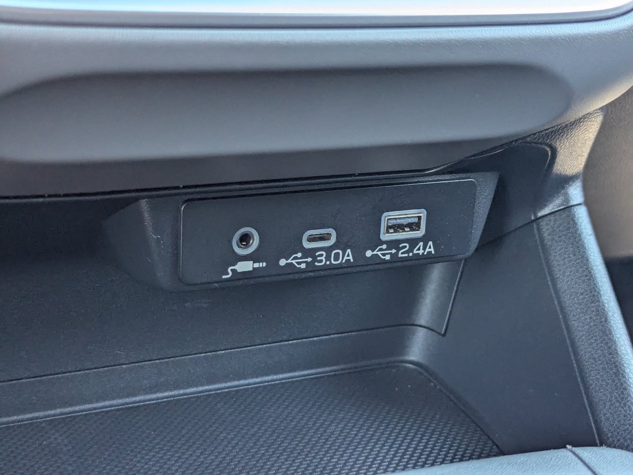 Used 2025 Subaru Crosstrek 2.5i Premium AWD/4WD image 31