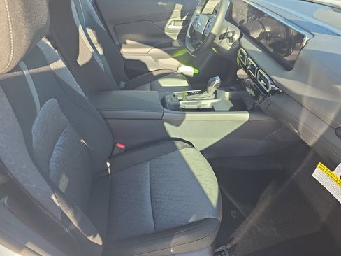 New 2026 Nissan Sentra SV w/ Floor Mat Package FWD image 10