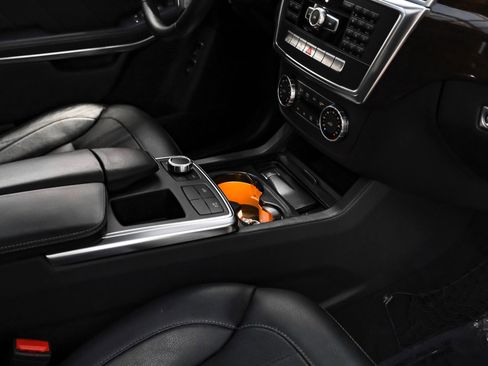 Used 2014 Mercedes-Benz GL 450 4MATIC image 17