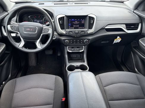 Used 2024 GMC Terrain SLE FWD image 2