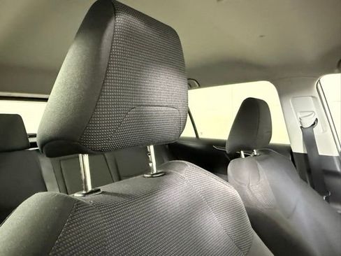 Used 2019 Toyota RAV4 LE image 33