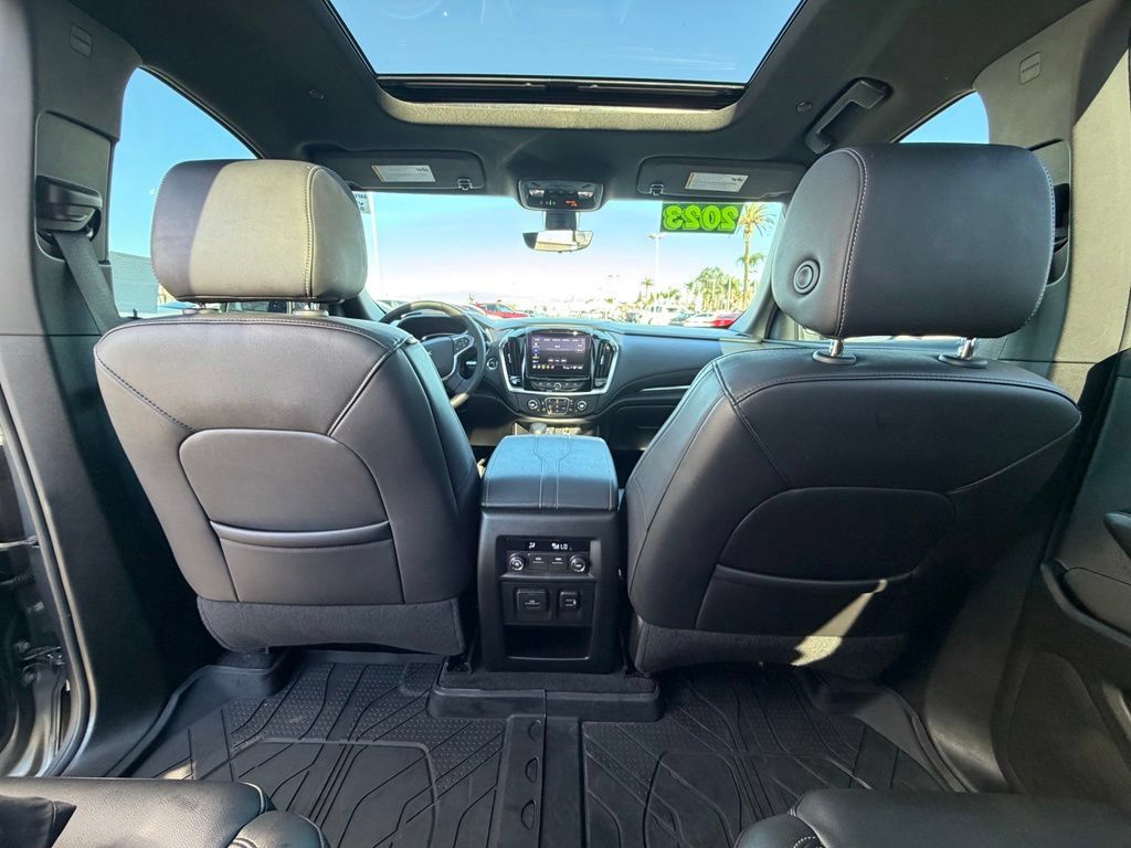 Used 2023 Chevrolet Traverse LT w/ LT Premium Package FWD image 13