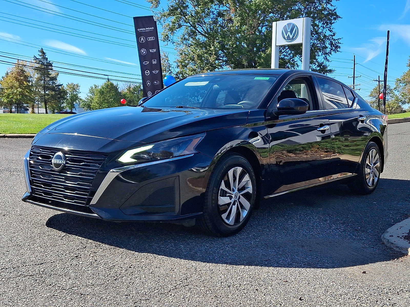 Used 2023 Nissan Altima 2.5 S FWD image 3