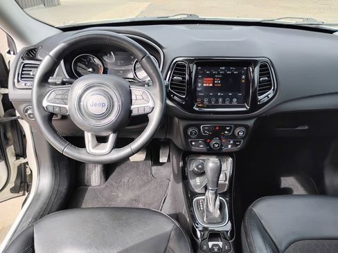Used 2018 Jeep Compass Latitude w/ Popular Equipment Group image 8