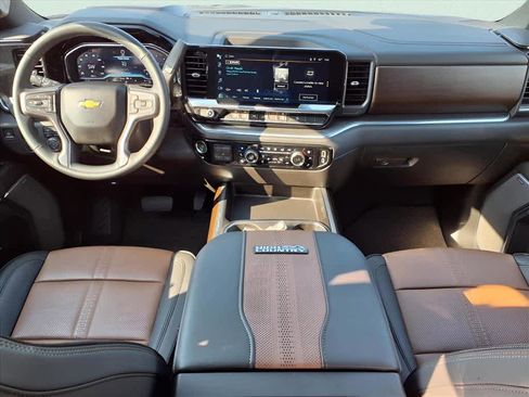 Used 2024 Chevrolet Silverado 2500 High Country w/ High Country Premium Package image 11