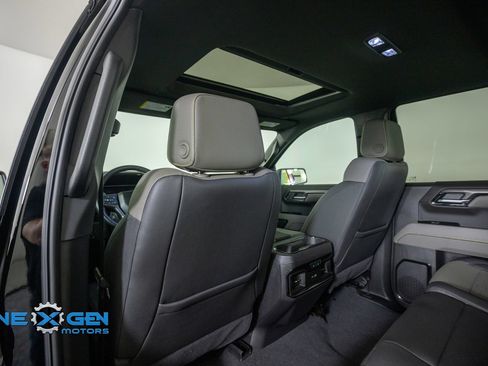 Used 2025 Chevrolet Silverado 1500 ZR2 w/ Technology Package AWD/4WD image 27