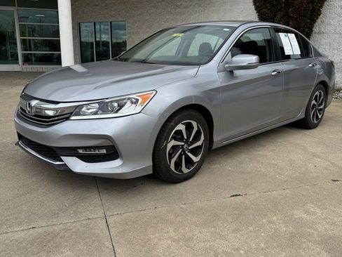 Used 2017 Honda Accord EX image 7