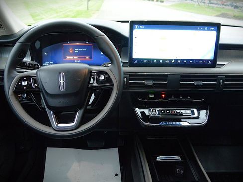 Used 2023 Lincoln Corsair AWD w/ Equipment Group 101A image 19