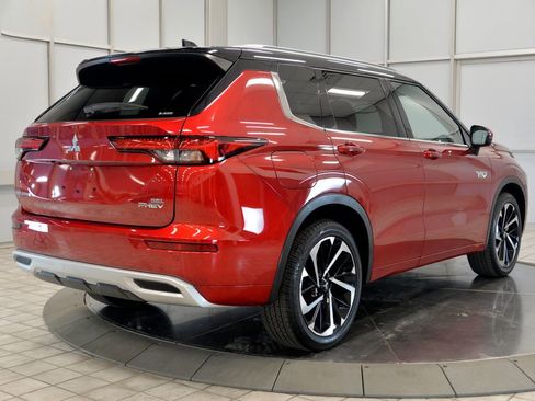 Used 2025 Mitsubishi Outlander SEL image 8