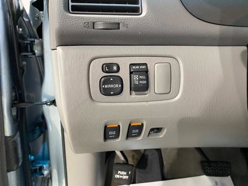 Used 2009 Toyota Sienna FWD image 18