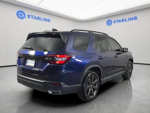 Used 2025 Honda Pilot Sport image 9