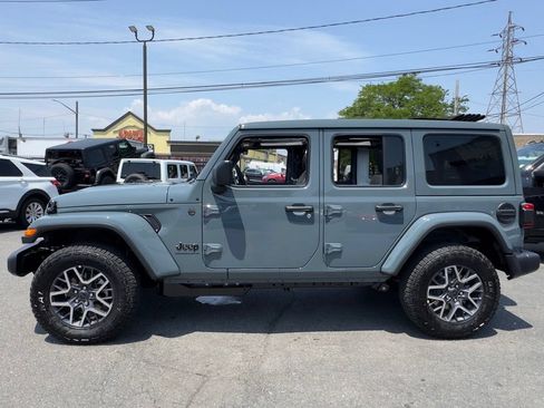 New 2026 Jeep Wrangler Unlimited Sahara AWD/4WD image 4