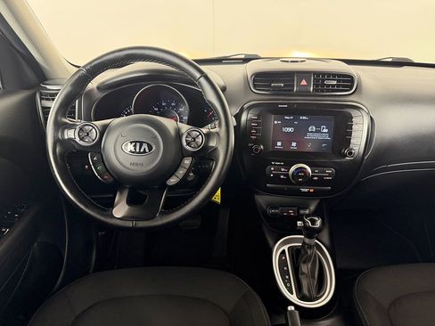 Used 2018 Kia Soul + FWD image 49