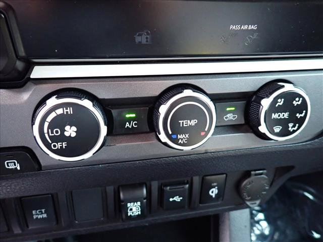 Used 2020 Toyota Tacoma TRD Off-Road AWD/4WD image 19