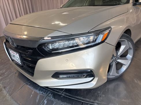 Used 2018 Honda Accord Touring image 8