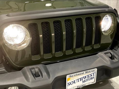 Used 2021 Jeep Wrangler Unlimited Sport image 32