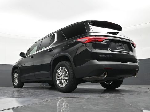 Used 2022 Chevrolet Traverse LT FWD image 22