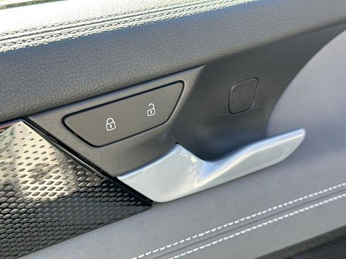 Used 2025 Volkswagen Tiguan SE R-Line image 20