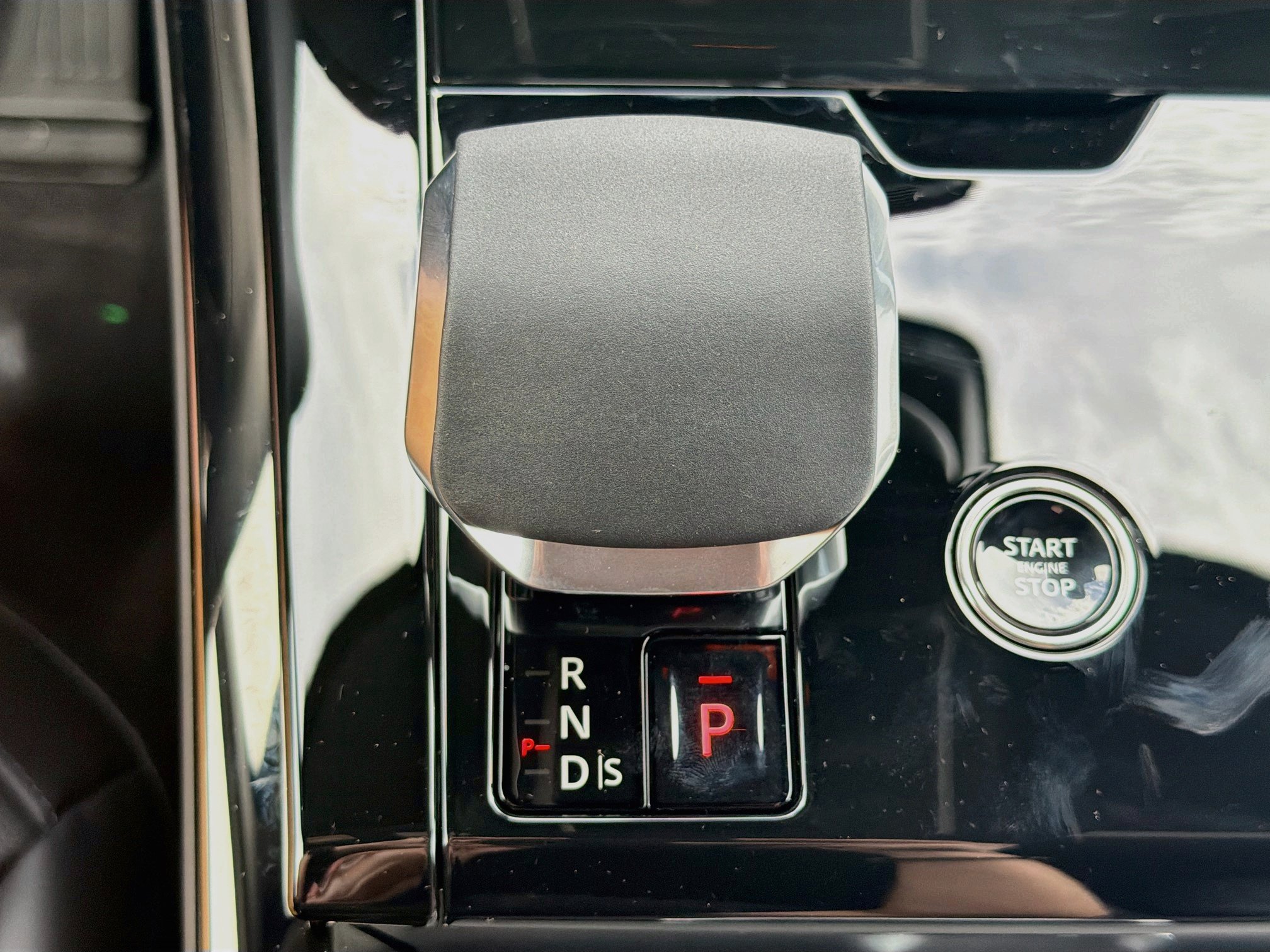 New 2027 Land Rover Range Rover Sport SE AWD/4WD image 30