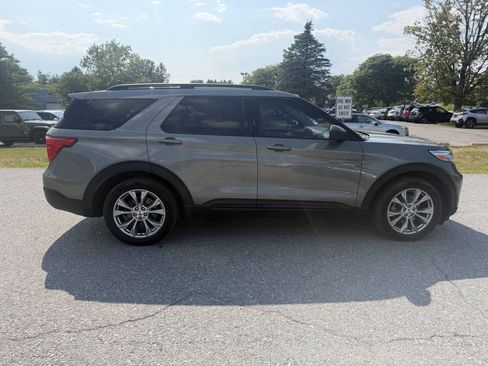 Used 2020 Ford Explorer XLT w/ Equipment Group 202A AWD/4WD image 6