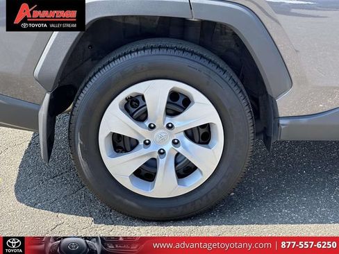 Used 2023 Toyota RAV4 LE AWD/4WD image 12