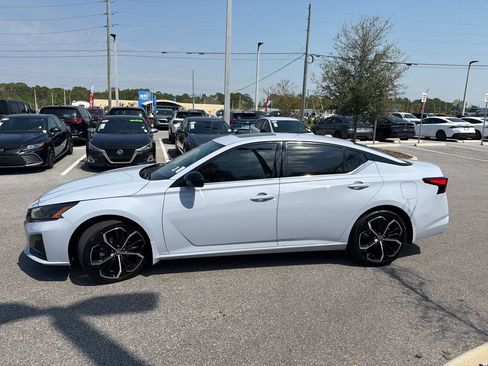 Certified 2024 Nissan Altima 2.5 SR w/ SR Premium Package image 4