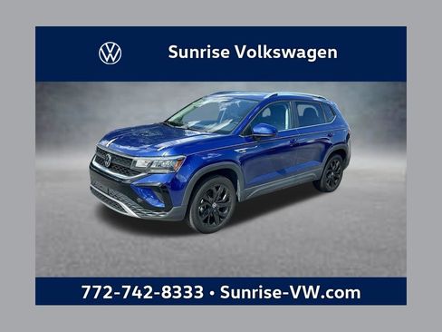 Used 2022 Volkswagen Taos SE AWD/4WD image 1
