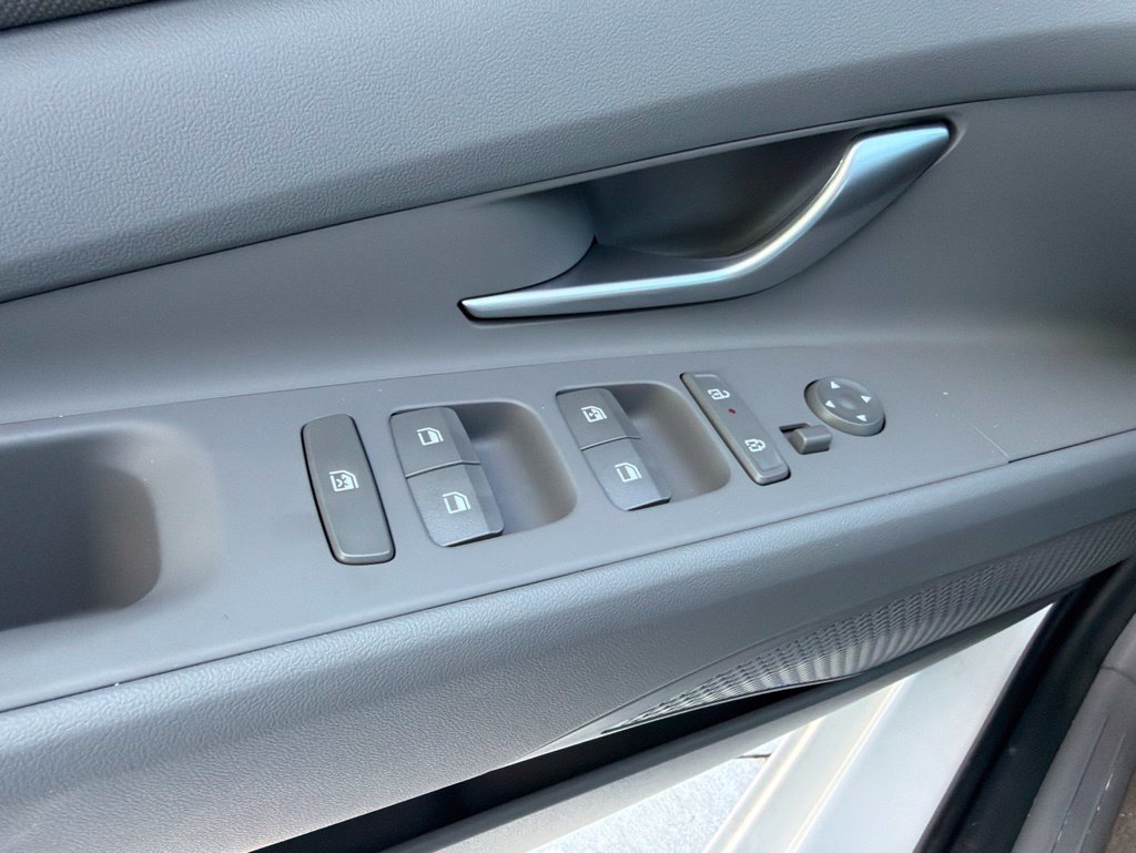 New 2025 Hyundai Elantra SEL FWD image 26