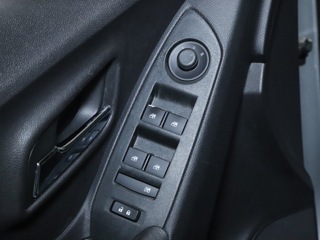 Used 2019 Chevrolet Trax LT AWD/4WD image 16