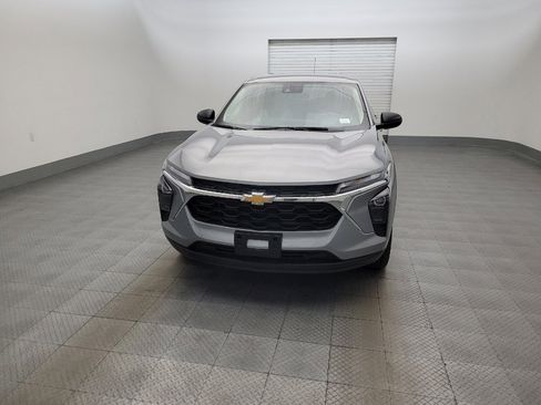 Used 2025 Chevrolet Trax LS FWD image 15