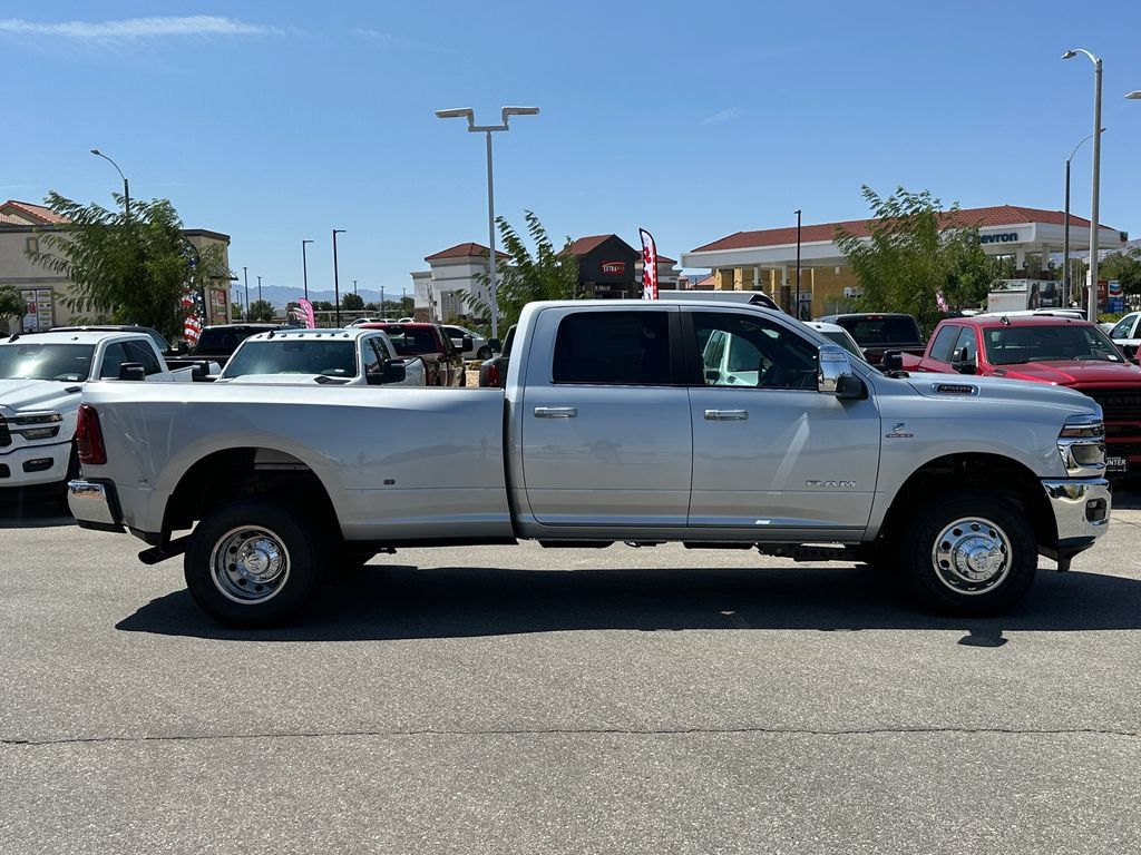 New 2026 RAM 3500 Laramie AWD/4WD image 9