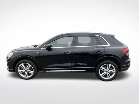 Used 2024 Audi Q3 2.0T Premium w/ Convenience Package AWD/4WD image 2